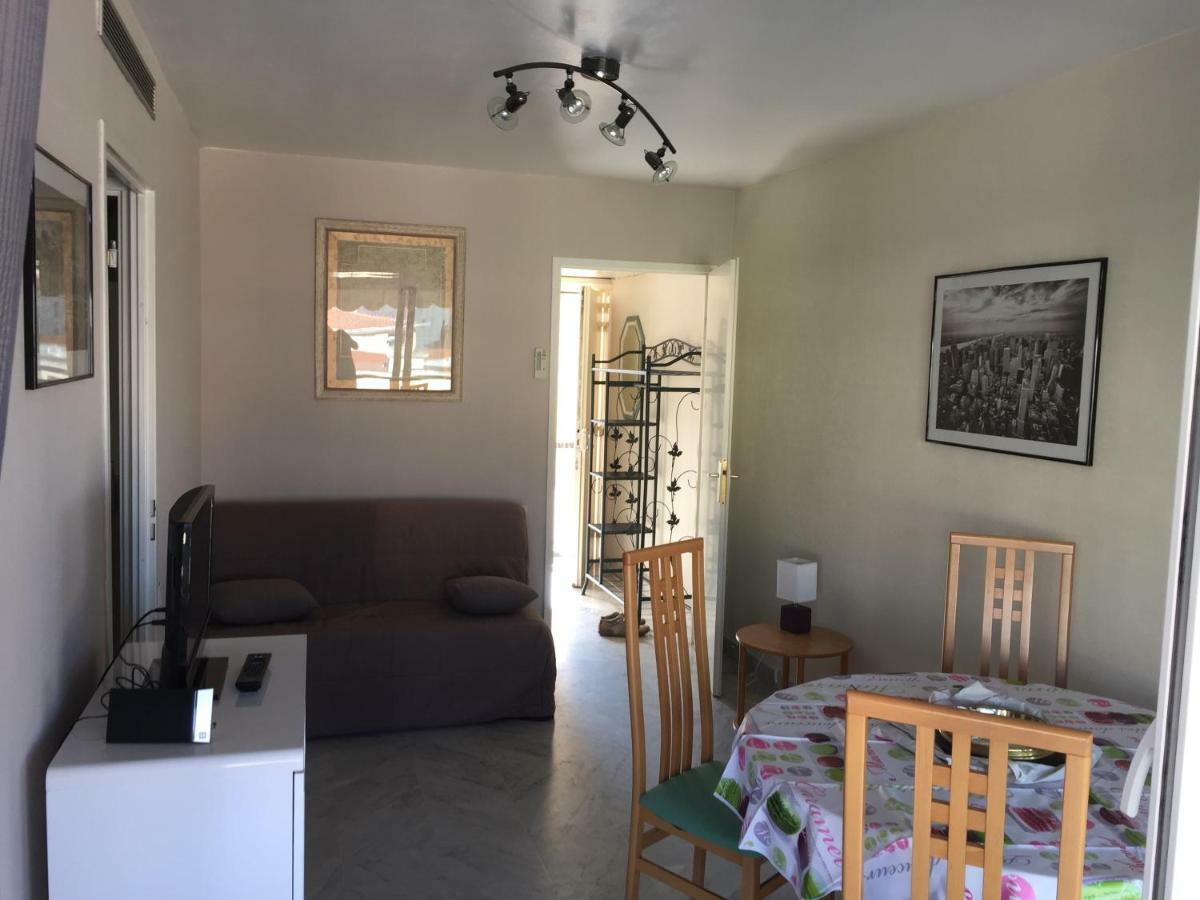 Cozy Apartment Sea View Air Cond Ґольф-Жуан Екстер'єр фото