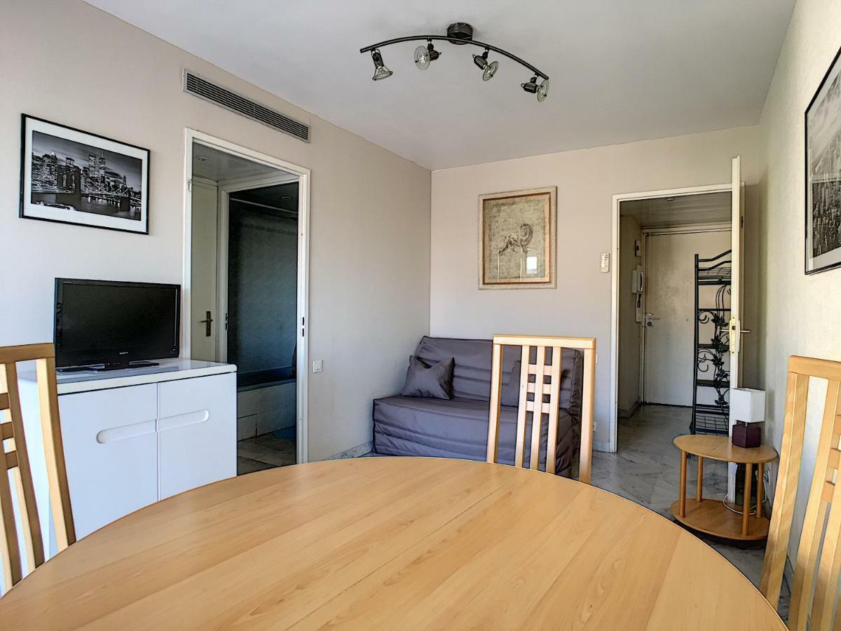 Cozy Apartment Sea View Air Cond Ґольф-Жуан Екстер'єр фото